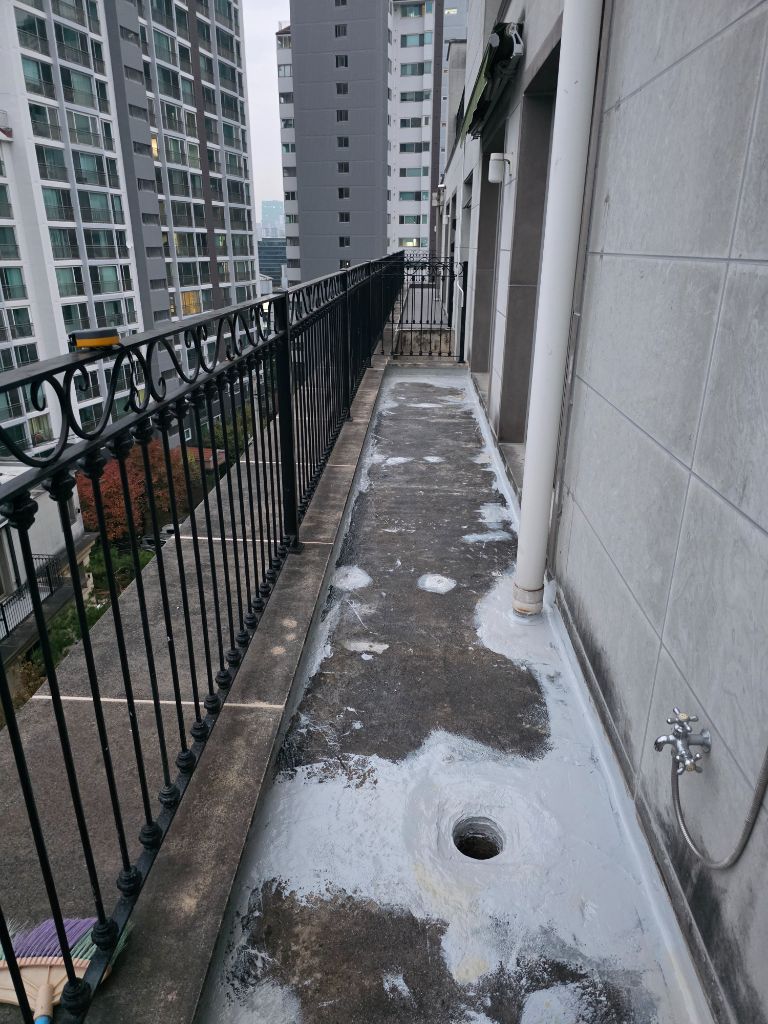 강남구 고급 빌라 베란다 시공 전