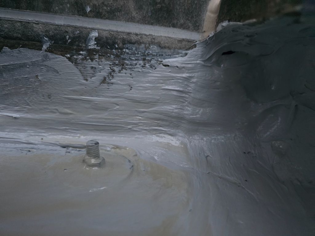 볼트 주변 실란트 보완